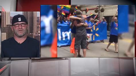 Man Who Offered Free Dad Hugs At Pride Parade Makes Powerful Impact