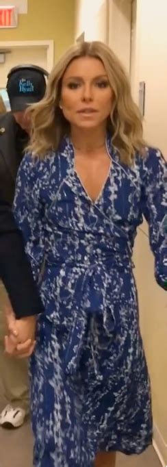 Who Made Kelly Ripas Blue And White Floral Wrap Dress Wrap Dress