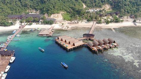 Salah satunya pantai laguna helau, pantai ini berada di desa ketapang, kecamatan kalianda, lampung selatan. 12 Wisata Pantai di Lampung + Harga Tiket dan Alamat ...