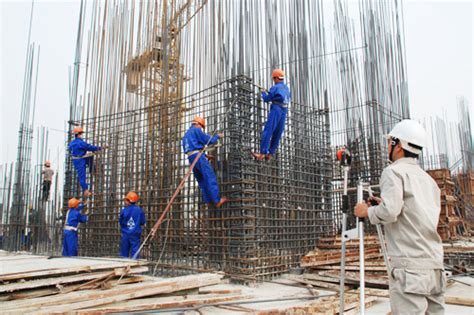 As a result, foreign workers who have been taking precarious works must endure another because of the high complexity in foreign workers labouring conditions, the best way to protect them from 2014. Malaysia reopens its labor market for Vietnamese workers