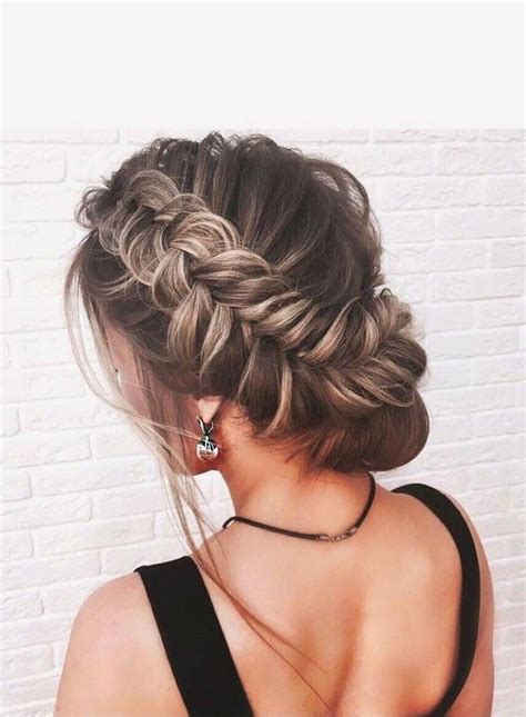 Top 15 Wedding Hairstyles For 2022 Trends Emma Loves Weddings