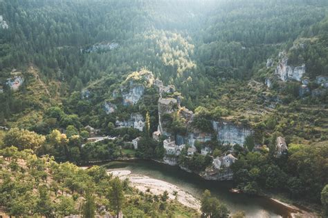 Chateau Et Village De Castelbouc Gorges Du Tarn Causses Lozère Tourisme
