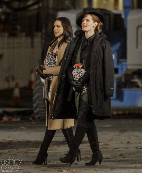 Lana Parrilla And Rebecca Mader Once Upon A Time Set Immagini