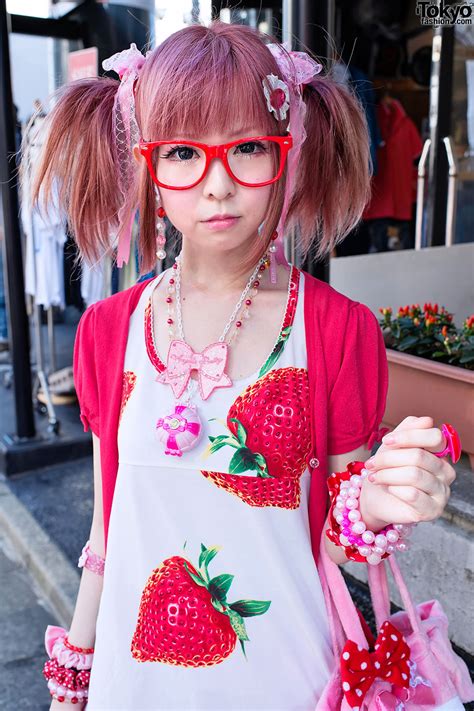 Pink Hair And Red Glasses In Harajuku Tokyo Fashion News