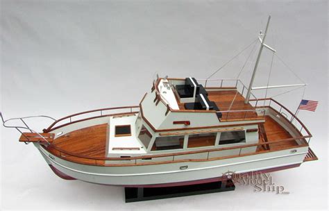Grand Banks 32 Ready For Rc Handcrafted Model Boat Red