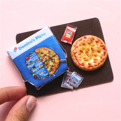 Dominos Chicken Pizza Miniature Magnet Cn Arts Miniatures
