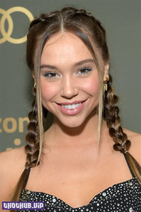 hot alexis ren sexy at amazon golden globe after party 3 photos on thothub