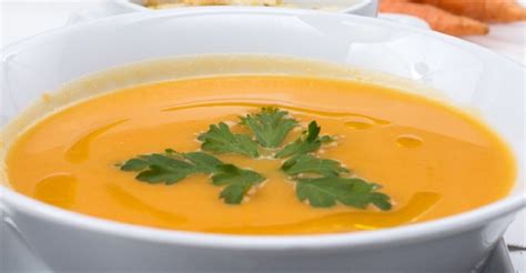 Un potage aux poireaux et aux carottes dÃ licieux et rÃ confortant