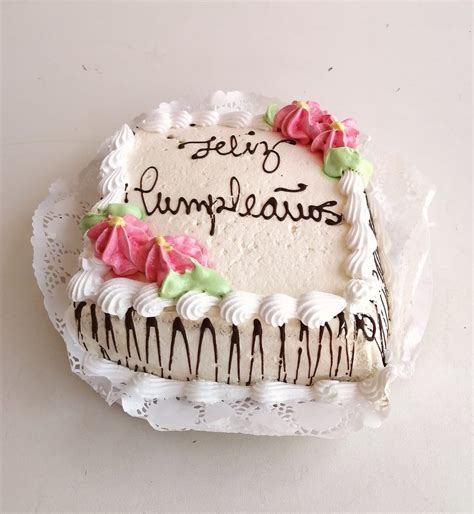 Torta Feliz Cumpleaños Florería Mariela Bustamante
