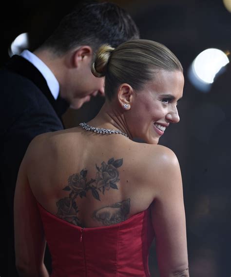 Scarlett Johanssons Golden Globes Look Puts Her Back Tattoo On Full