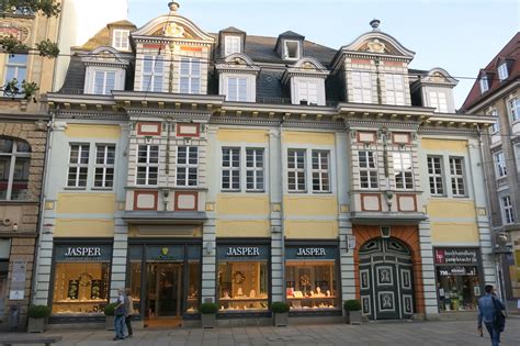 Haus kaufen in erfurt kompetent exklusiv& leidenschaftlich mit engel & völkers häuser in erfurt kaufen 800 standorte starke expertise. Ein barockes Haus in Erfurt Foto & Bild | architektur ...