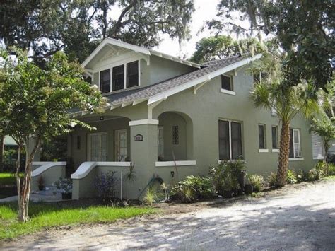 After all, it's not something you can do yourself in over the weekend as you would a spare room and choosing an exterior paint color can depend on a number of factors, including the location, the house's architecture, and the rules of the local historical. paint+colors+for+florida+stucco+house | Exterior House ...