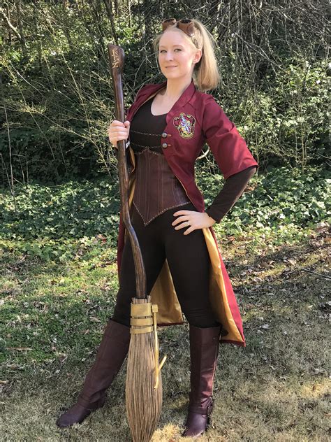 Gryffindor Quidditch Player Leesymaecosplay R Cosplaygirls