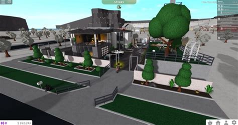 Ill Build An Amazing House To Your Liking In Bloxburg By Yunggage Fiverr