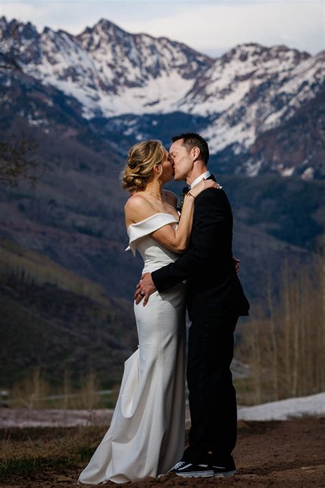 Romantic Vail Wedding Filled With The Prettiest Pastel Florals Vail Beaver Creek Event