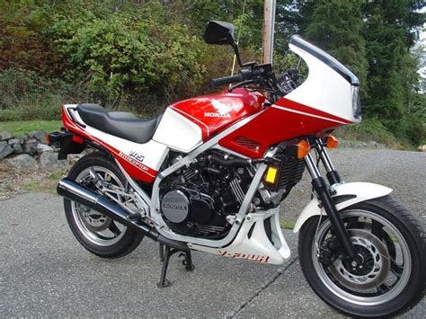Touring sports with v4 that inherits the blood of rc 30.the color & graphic change of the export model, adopted the design reminiscent of why ? 1983 Honda VF-750 F Interceptor for sale on 2040-motos