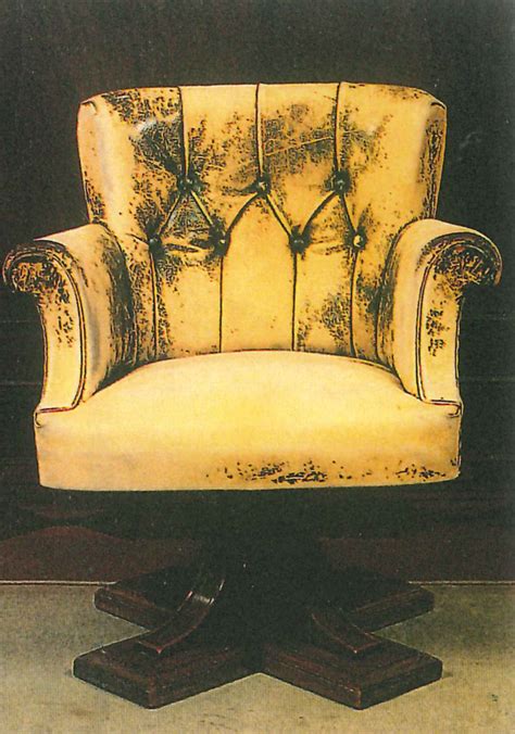 椅子づくり百年物語」 o m 出版 宮本茂紀著より】大きな人の小さな椅子小さな人の大きな椅子