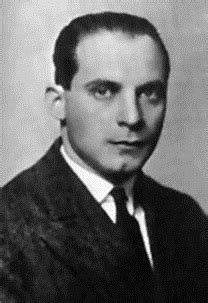 First published in hungarian as szerelem a palackban in 1963. Antal Szerb > Poemas del Alma