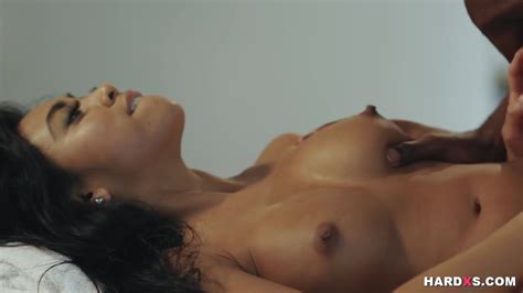 Asian Pornstar Ember Snow Enjoys BBC After Massage