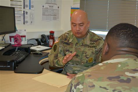 Career Counselor Helps Soldiers See Value In Army Service Article