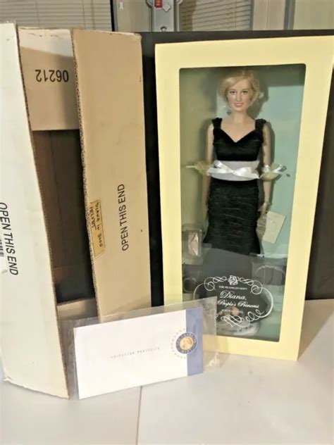 New Franklin Mint Princess Diana Vinyl Doll In Blue Velvet Gown