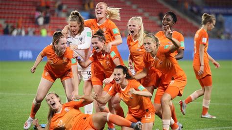 Womens World Cup Dutch Advance To Quarterfinals With 2 1 Win Over