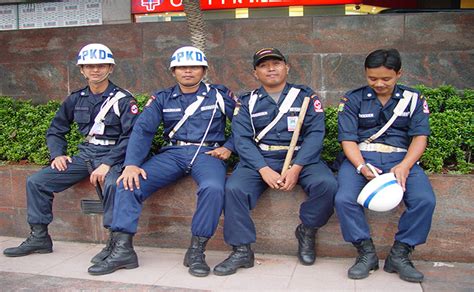 Dengan demikian tuntas sudah artikel mengenai gaji security bank bri yang kami rangkum dari berbagai sumber yang ada di internet. Foto Satpam Lucu - Gambar Ngetrend dan VIRAL