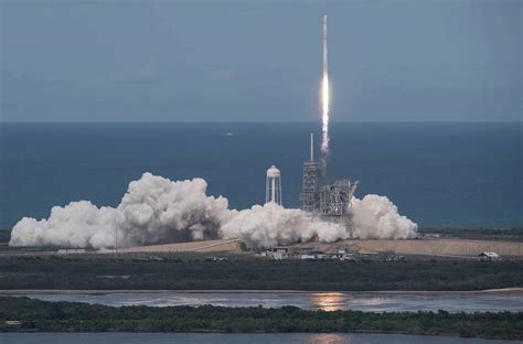 Spacex Raises Another 100 Million Funding Total Of 450m