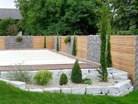 Manchmal sollte ein sichtschutz nicht vollkommen dicht sein, denn durchgänge sind nötig und durchblicke machen die gestaltung spannender. Moderne sichtschutz garten