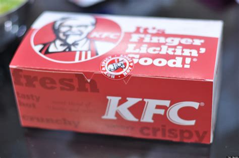 Kfc Patron Bites Into Raw Chicken Sandwich Mealbreakers Huffpost