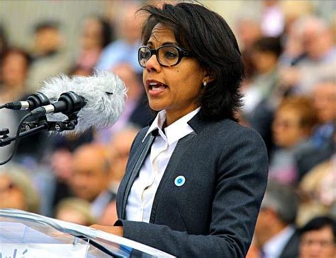 Audrey pulvar n'a pas apprecie que gerald darmanin, ministre de l'interieur, se tienne aux cotes des policiers devant l'assemblee nationale mercredi. Audrey Pulvar en politique ?97land | 97land