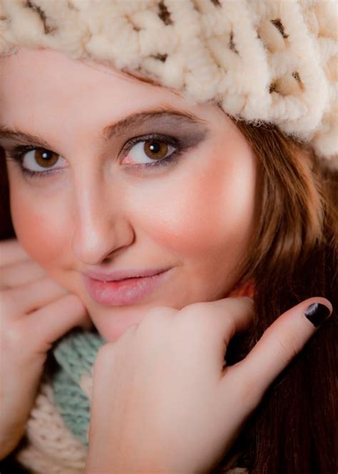 Makeup Tips To Make Eyes Look Larger Slideshow
