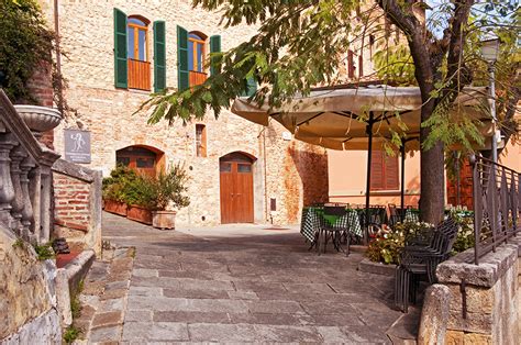 Outdoor Restaurant In Montepulciano Italy Wander Your Way