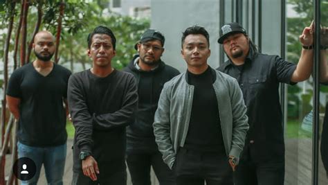 Stream songs including hingga akhir nanti. Biodata Neon Band Popular Dengan Lagu Hingga Akhir Nanti ...