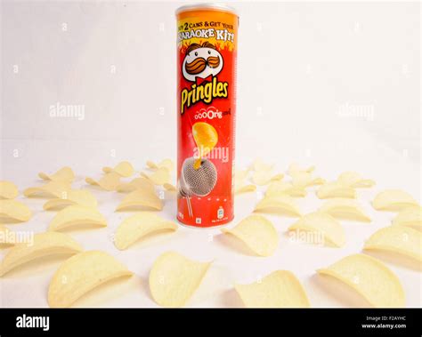 Pringles Shelf Hi Res Stock Photography And Images Alamy