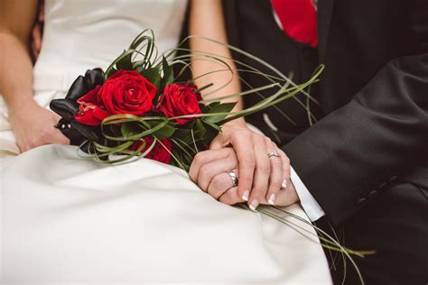 Ile kosztuje wesele ile kosztuje ślub cywilny i kościelny Te kwoty