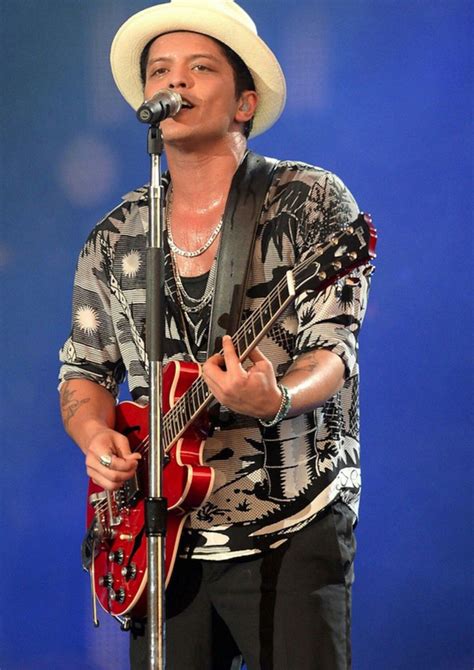 Pin by Angie on Bruno Mars | Bruno mars concert, Bruno mars, Mars pictures