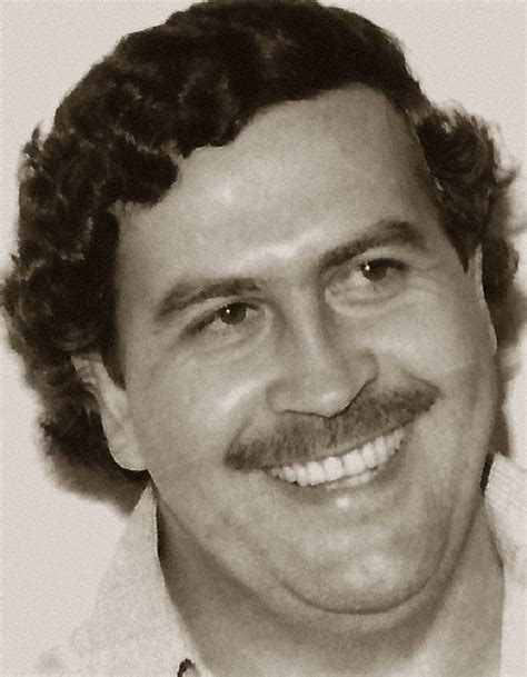 Pablo escobar was a colombian drug lord whose ruthless ambition, until his death, implicated his wife, daughter and son in the notorious medellin cartel. Pablo Escobar, biografia