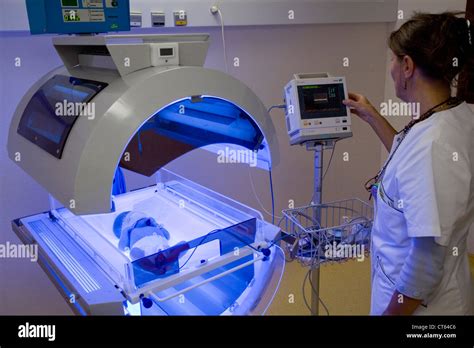 NEONATAL JAUNDICE, PHOTOTHERAPY Stock Photo, Royalty Free Image