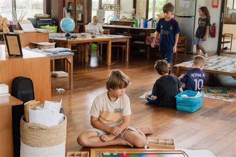 The Benefits Of The Montessori Mixed Age Classroom Montessori