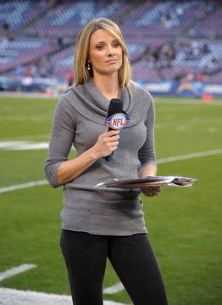 Nfl Network Reporter Stacy Dales Destroys Twitter Disser More Sports