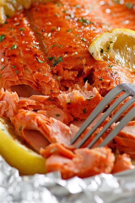 Wrap the ends of the foil to form a spiral shape. Cooking Salmon Fillets In Foil - Baked Salmon in Foil with ...