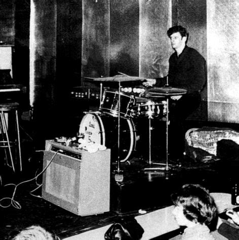 Ringo In The Early Days Playing His Premiere Drum Kit Beatles Ringo The Beatles Richard