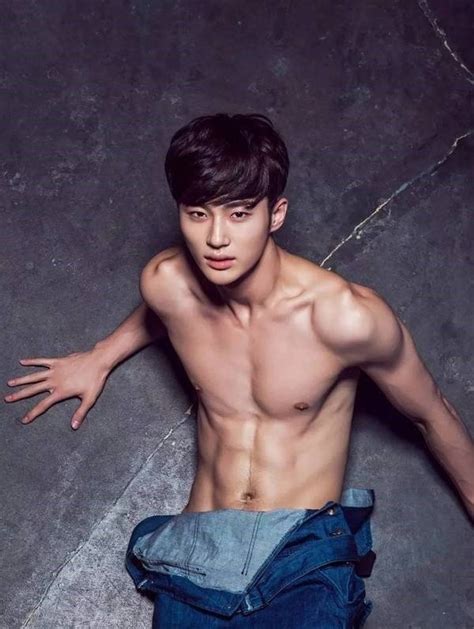 Asian Male Model Byeon Woo Seok Emre