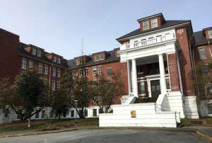 Die klinik für psychiatrie, psychotherapie und psychosomatik steht für patientennahe, individualisierte medizinische versorgung nach höchstem klinischen und wissenschaftlichen standard. Die Welt der Drehorte: Vancouver für Filmfans