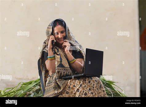 Mobile Phone Rural India Woman Hi Res Stock Photography And Images Alamy