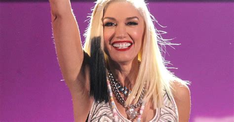 See Gwen Stefani S Changing Face Did The Voice Coach Get Plastic Surgery