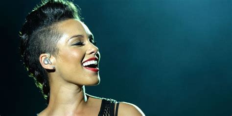 10 Beauty Secrets I Learned From Alicia Keys