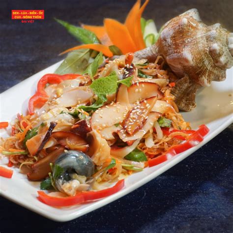 Gỏi Bắp Chuối Ốc Đỏ Đại Giá Tính Theo 100 Gram Lua Dai Viet Restaurant