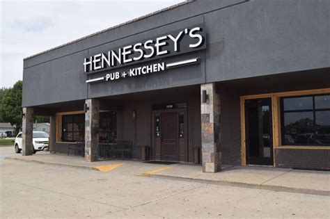 Hotts Spots Hennesseys Pub Kitchen Opens In Clinton Twp Macomb Daily